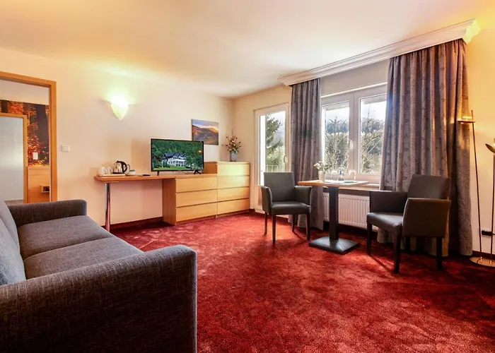 Waldhotel Schinkenwirt 3* オルスベルク