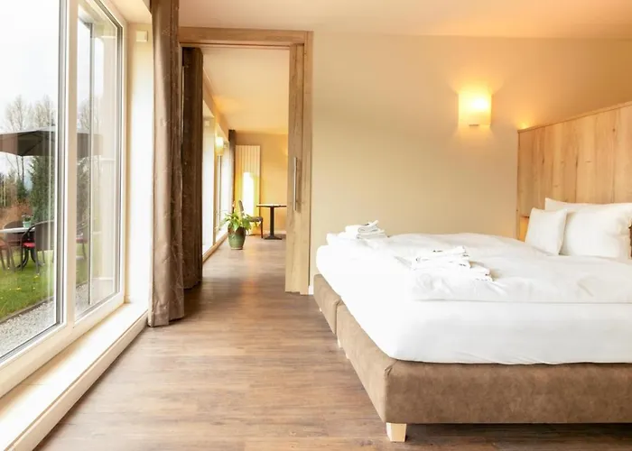 ホテル Waldhotel Schinkenwirt