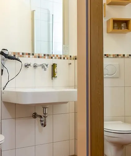 Waldhotel Schinkenwirt 3* オルスベルク