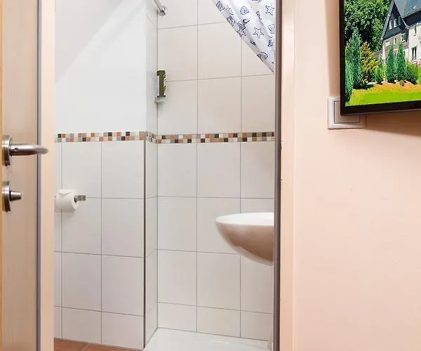 Waldhotel Schinkenwirt ホテル